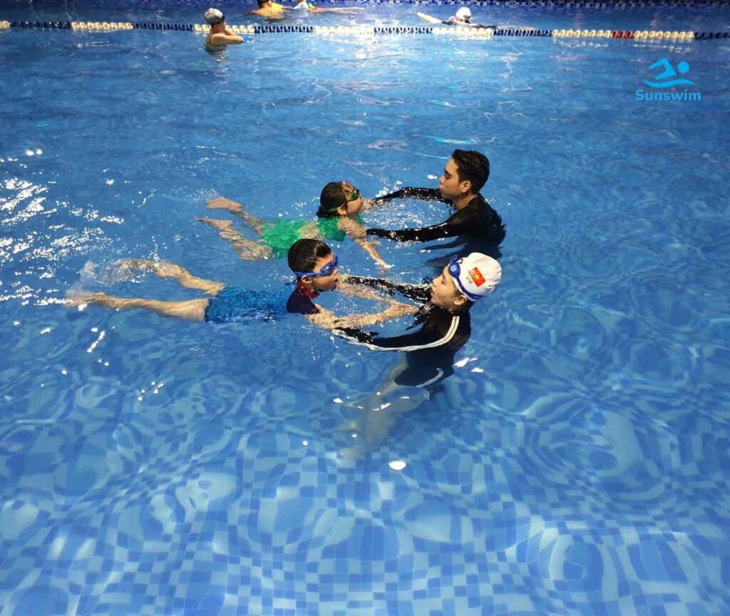 Khóa học bơi ếch tại Hà Nội 2