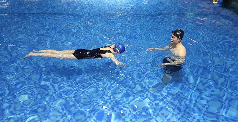 Lớp học bơi tại Bể bơi Nguyễn Quý Đức, số 5 Nguyễn Quý Đức 3