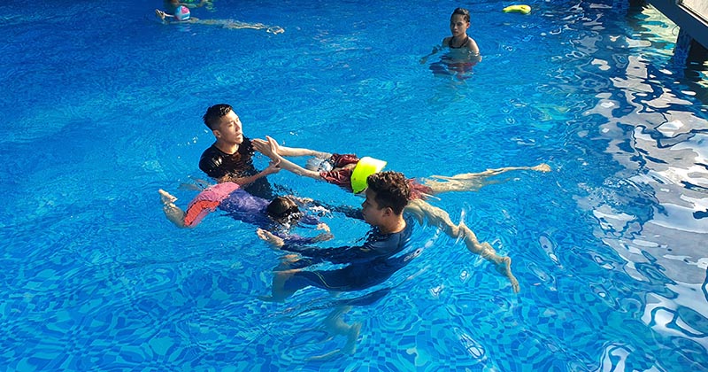 Lớp học bơi tại Bể bơi Ecohome 2 2
